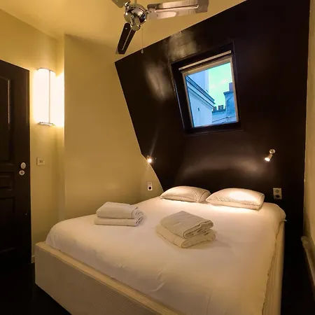 Quartz, An Elegant Haven In Canal Saint-martin *