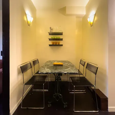 Quartz, An Elegant Haven In Canal Saint-martin