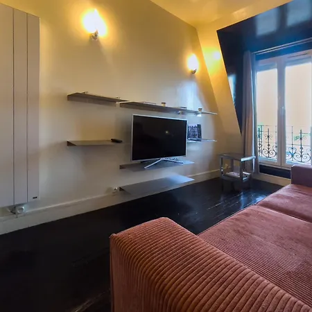 Quartz, An Elegant Haven In Canal Saint-martin Apartment